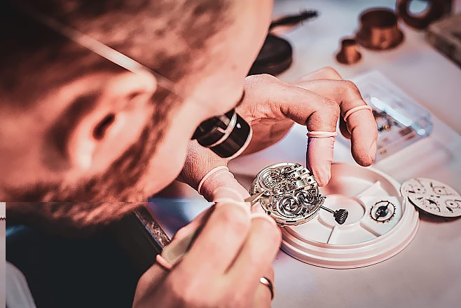 南京卡地亚手表维修客服电话人工服务电话 南京卡地亚手表维修客服电话人工服务电话